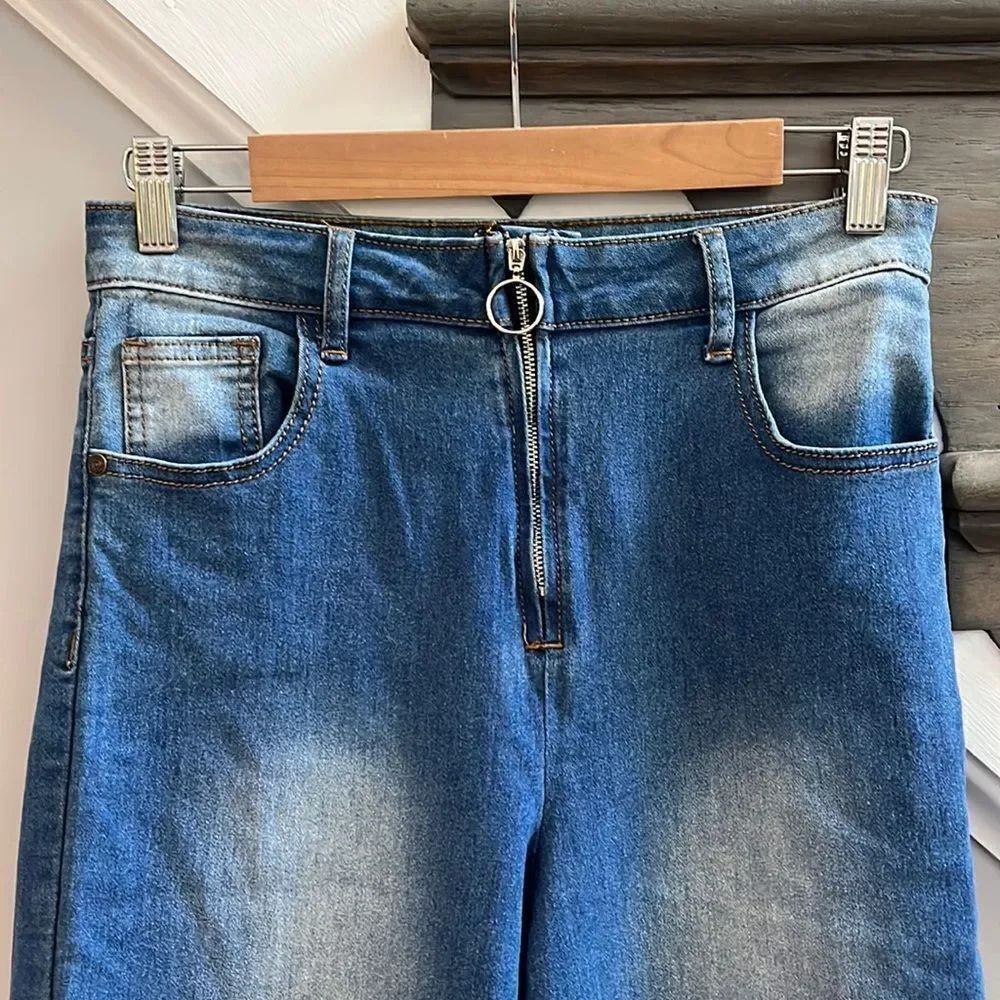 Machine O-Ring Zip Front Flair Leg Frayed Wide Leg Jeans sz 7 EUC